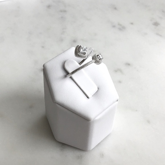 Clearance Sale $20! Sterling Silver Cz Ring - Picture 11 of 16